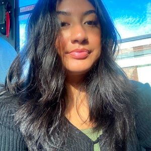 Meet your Posher, Betsabe